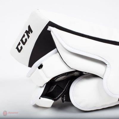 CCM Extreme Flex E4.9 Intermediate Goalie Blocker - Source Exclusive
