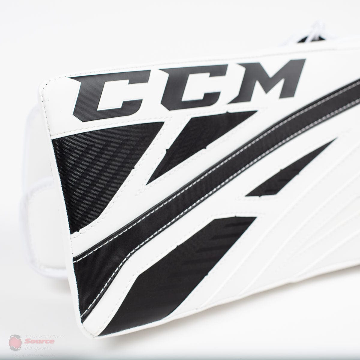 CCM Extreme Flex E4.9 Intermediate Goalie Blocker - Source Exclusive