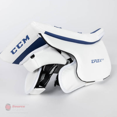 CCM Extreme Flex E5.5 Junior Goalie Blocker