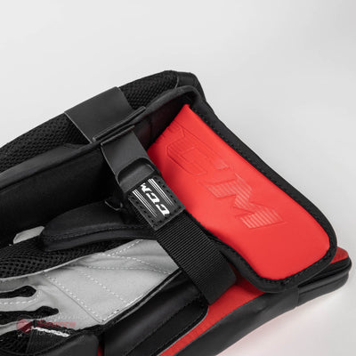 CCM Extreme Flex E5.5 Junior Goalie Blocker - Source Exclusive