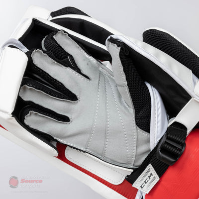 CCM Blockers CCM Extreme Flex E5.5 Senior Goalie Blocker - TheHockeyShop