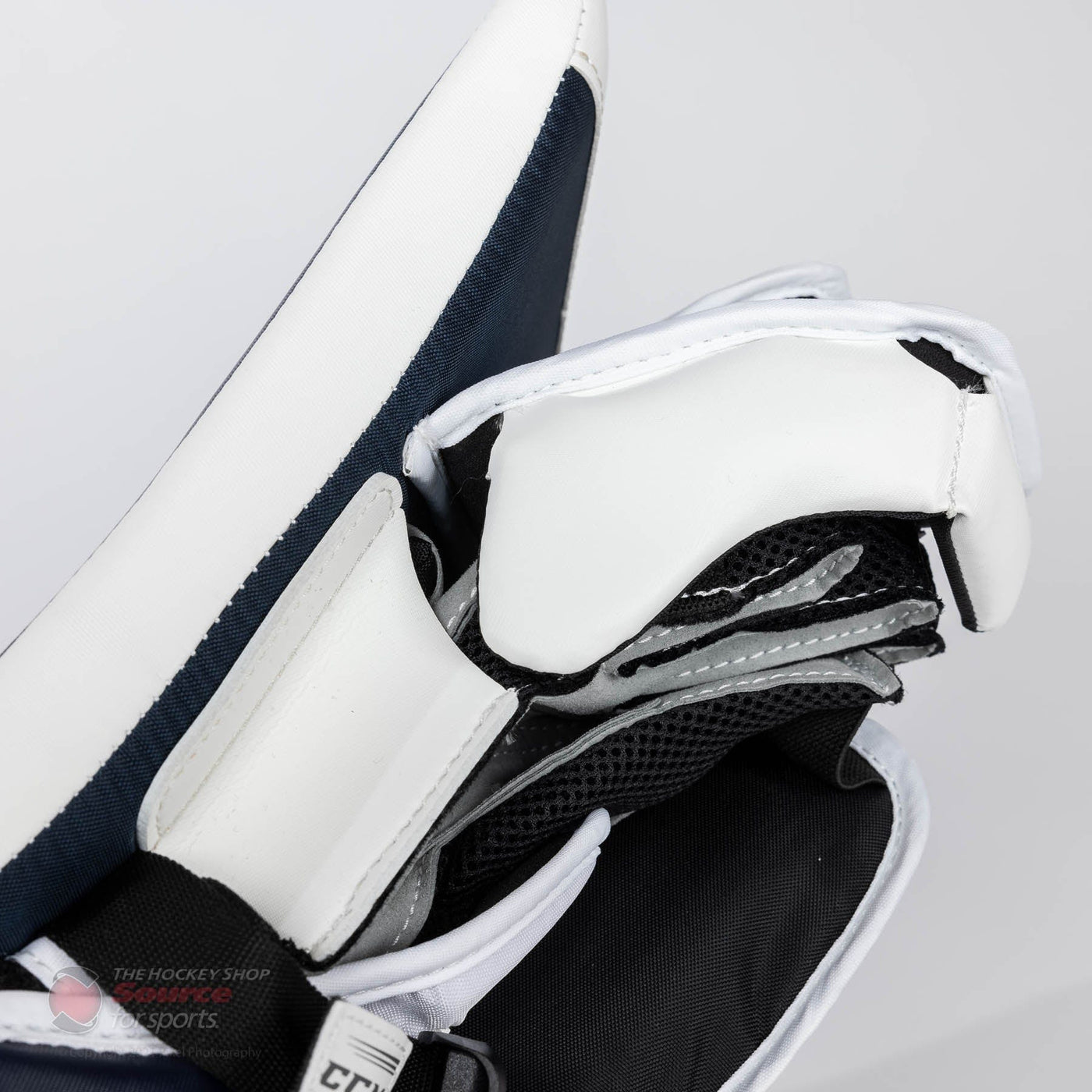 CCM Extreme Flex E5.9 Intermediate Goalie Blocker