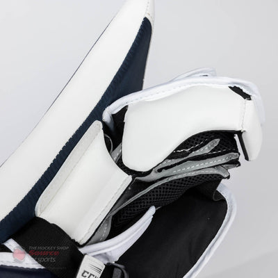 CCM Extreme Flex E5.9 Intermediate Goalie Blocker