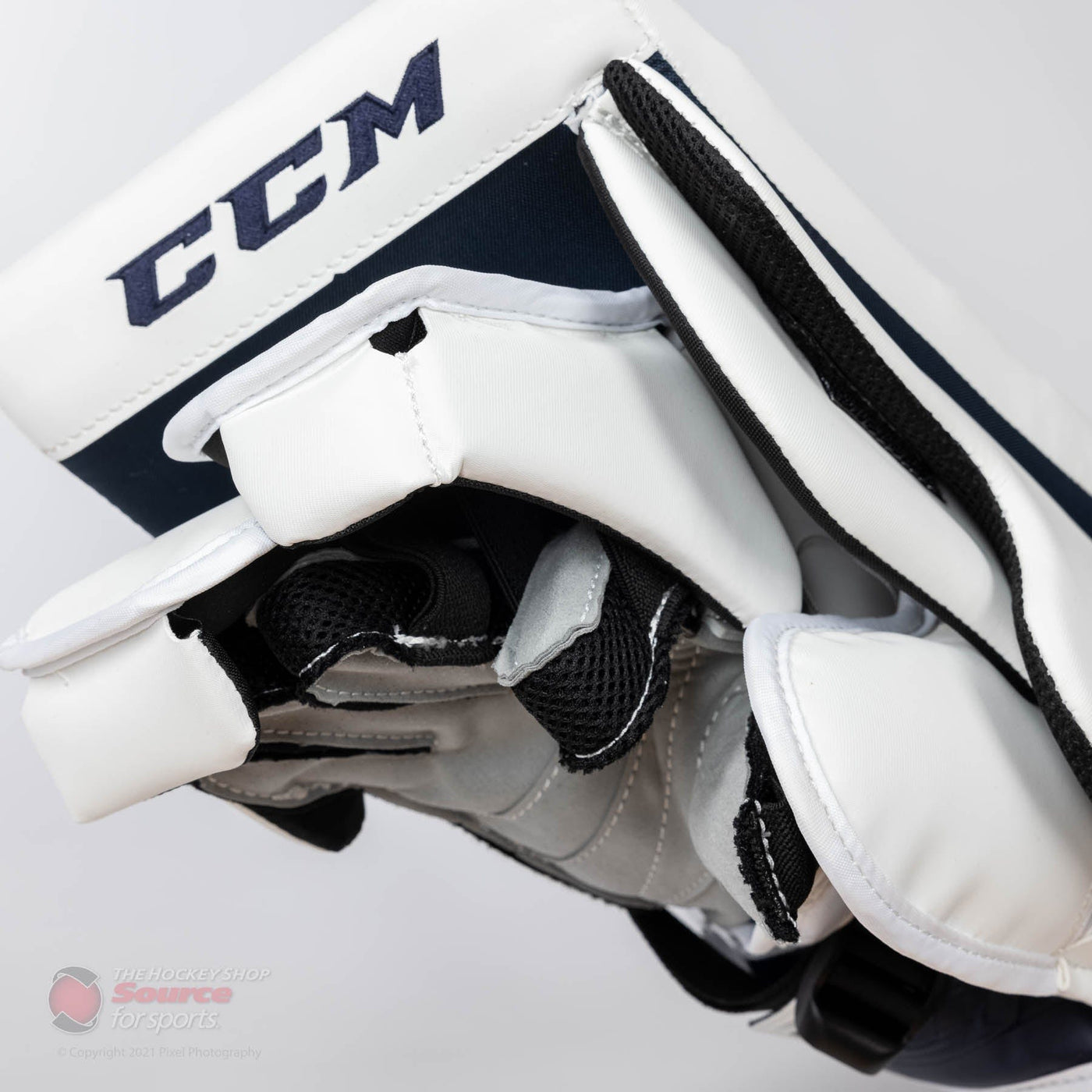 CCM Extreme Flex E5.9 Intermediate Goalie Blocker