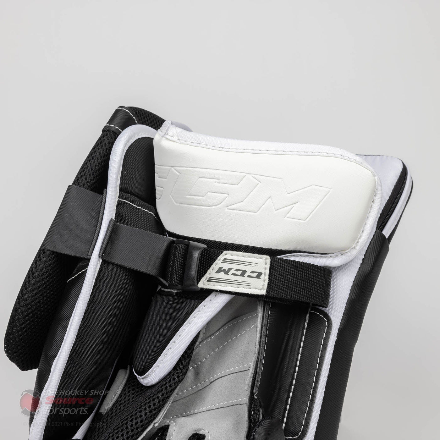 CCM Extreme Flex E5.9 Intermediate Goalie Blocker - Source Exclusive