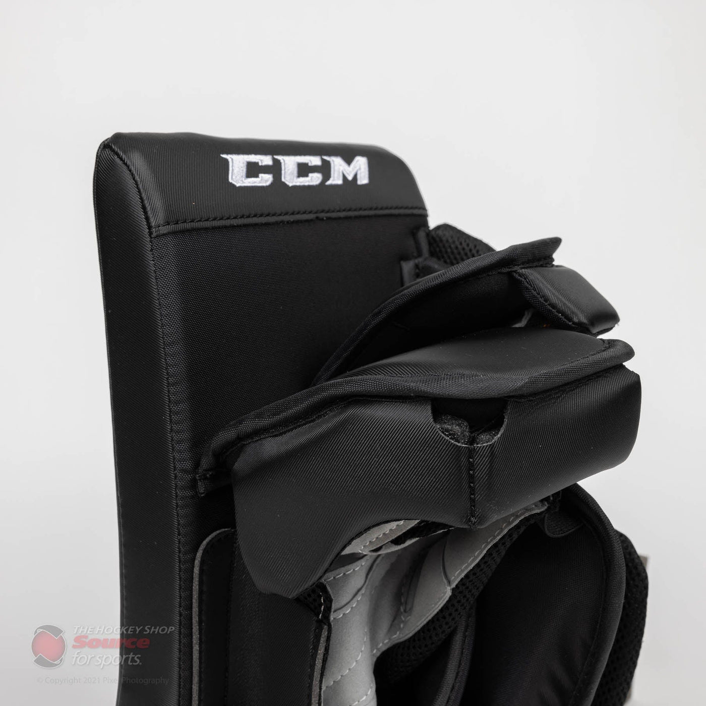 CCM Extreme Flex E5.9 Senior Goalie Blocker - Source Exclusive
