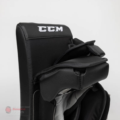 CCM Extreme Flex E5.9 Senior Goalie Blocker - Source Exclusive