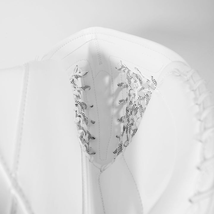 CCM Axis 2.9 Intermediate Goalie Catcher - Source Exclusive