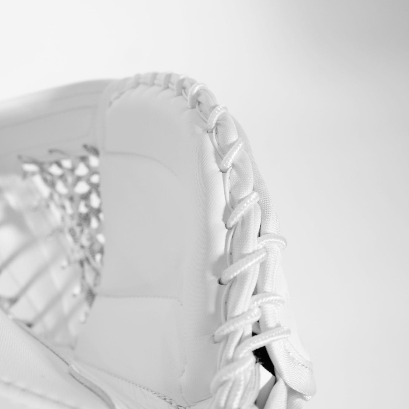CCM Axis 2.9 Senior Goalie Catcher - Source Exclusive - The Hockey Shop Source For Sports