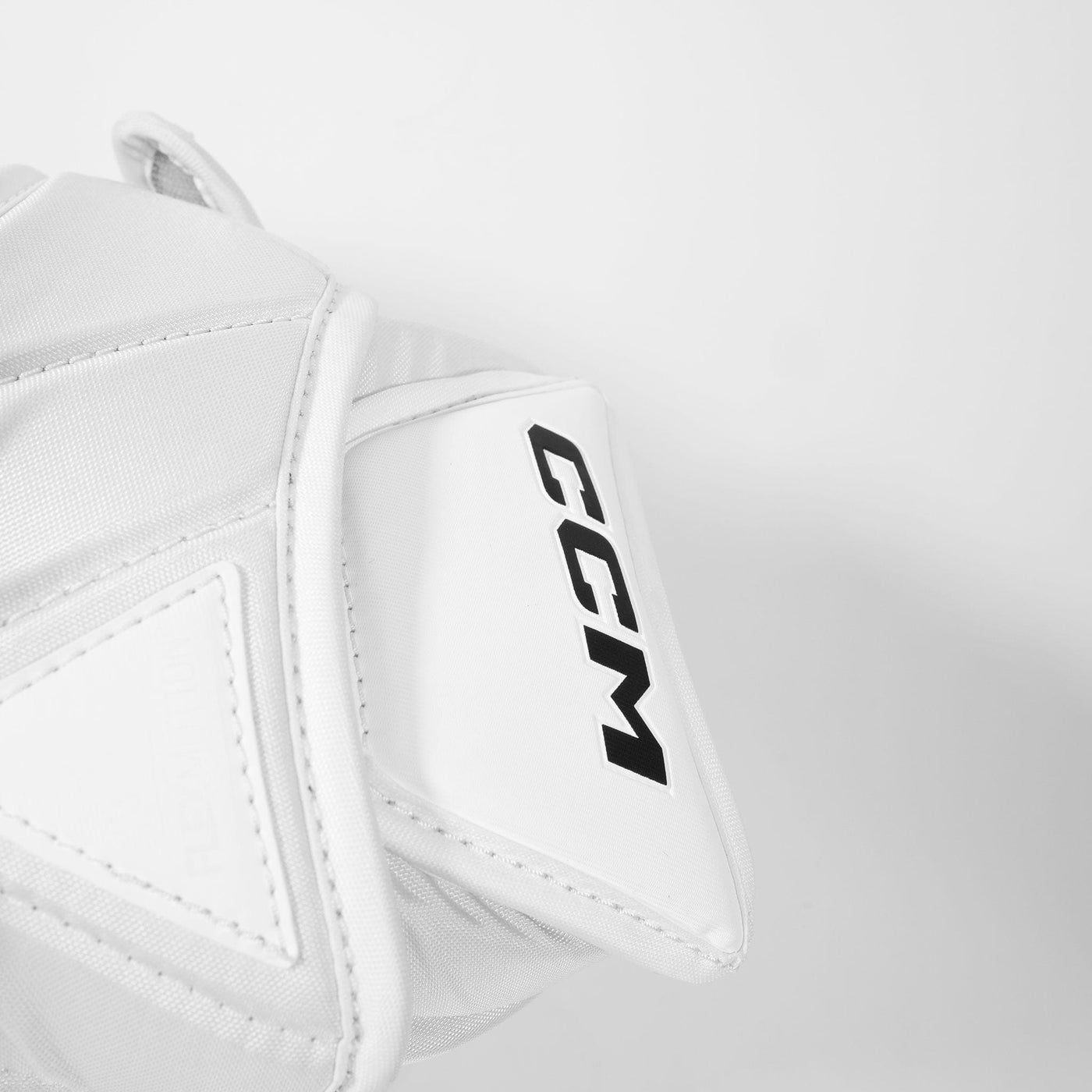 CCM Axis 2.9 Senior Goalie Catcher - Source Exclusive - The Hockey Shop Source For Sports