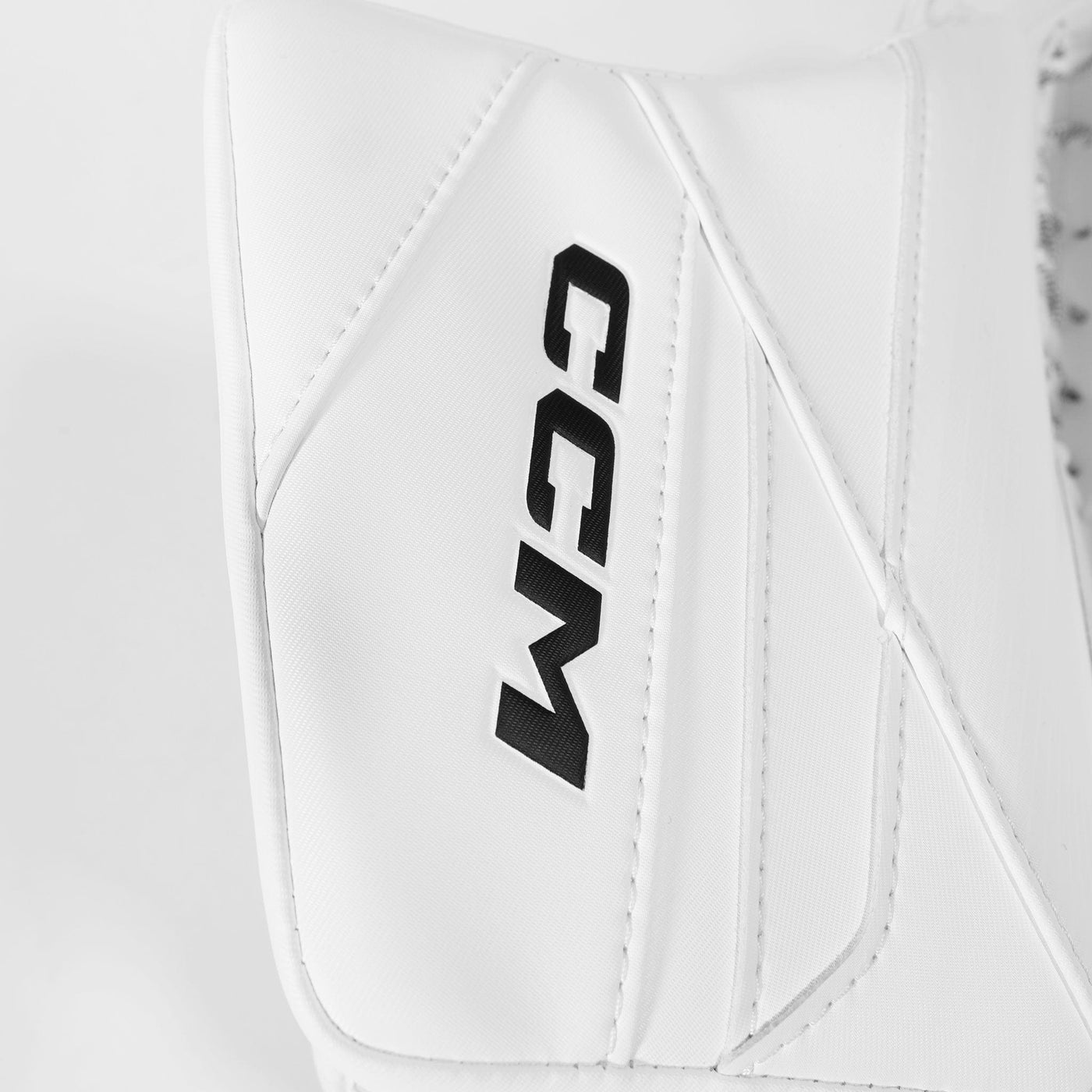 CCM Axis 2.9 Senior Goalie Catcher - Source Exclusive - TheHockeyShop.com