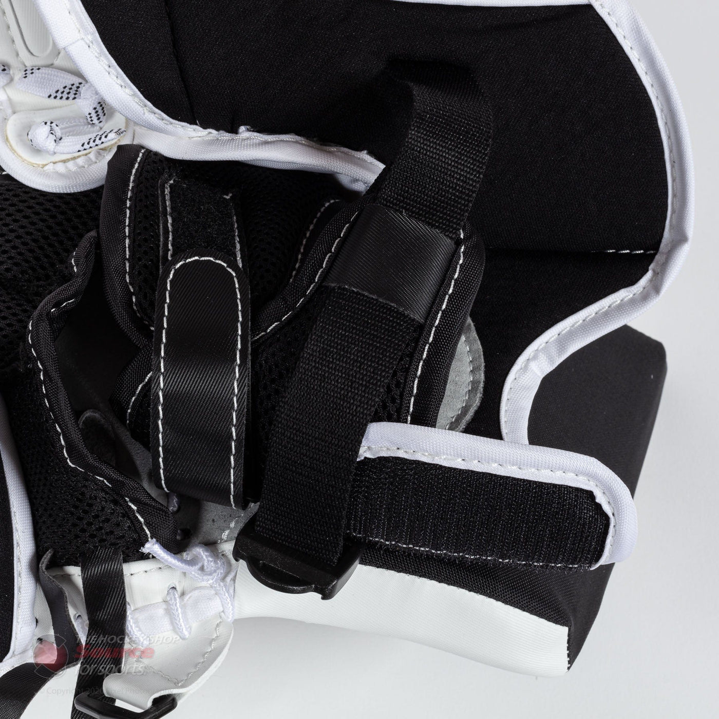 CCM Axis A1.5 Junior Goalie Catcher - Source Exclusive
