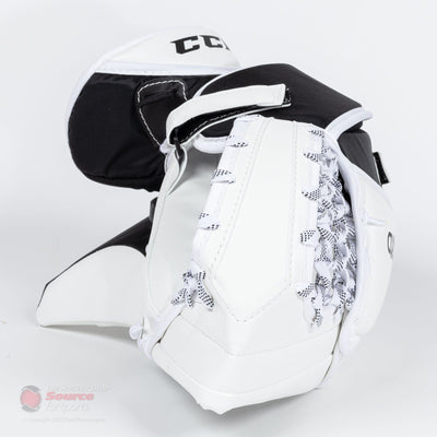 CCM Axis A1.5 Junior Goalie Catcher - Source Exclusive