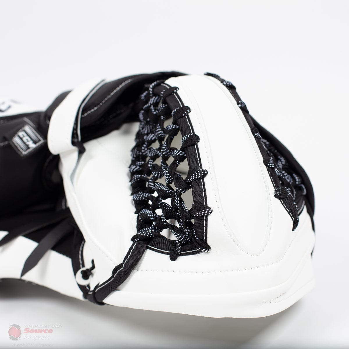 CCM Extreme Flex 4 Pro Senior Goalie Catcher - THS Spec