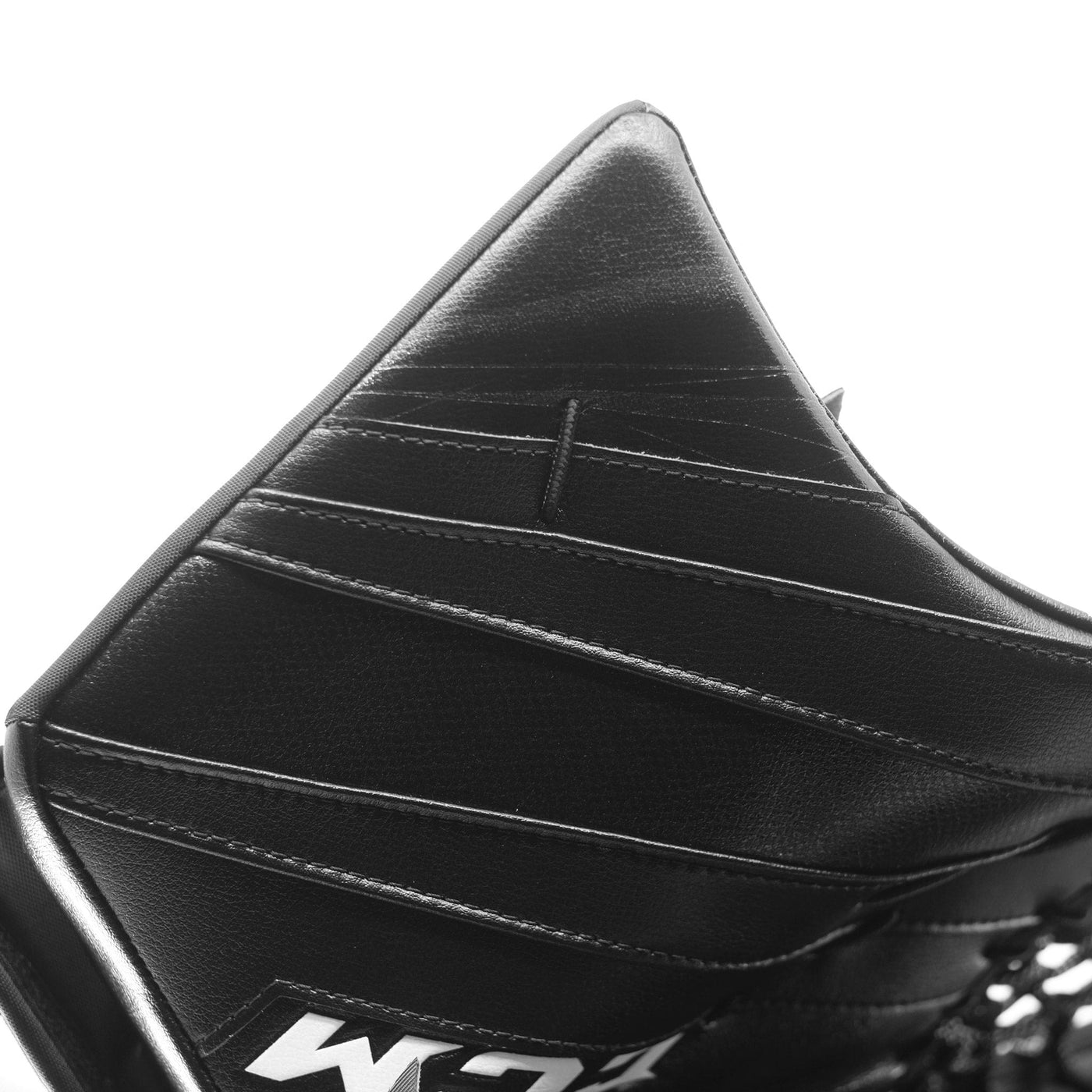 CCM Extreme Flex 5 Senior Goalie Catcher - 580 Break Angle