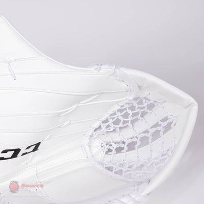 CCM Extreme Flex 5 Senior Goalie Catcher - 590 Break Angle