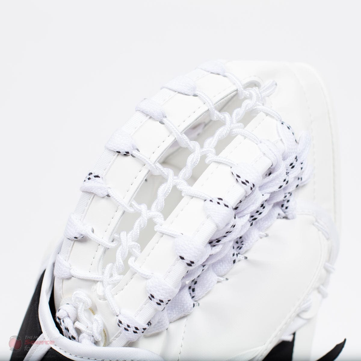 CCM Extreme Flex E4.5 Junior Goalie Catcher - Source Exclusive