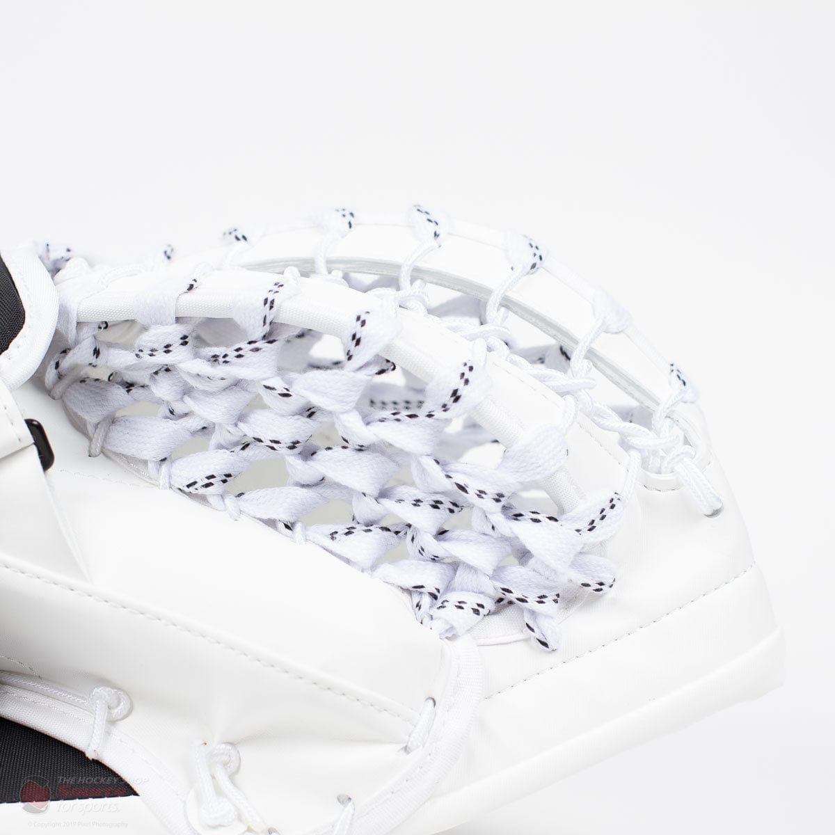 CCM Extreme Flex E4.5 Senior Goalie Catcher - Source Exclusive
