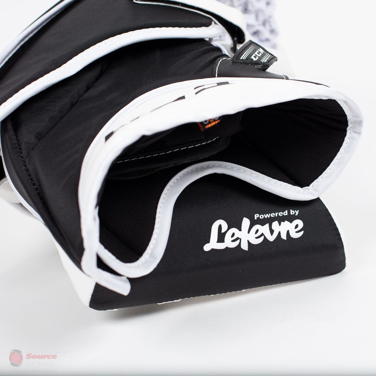 CCM Extreme Flex E4.5 Senior Goalie Catcher - Source Exclusive