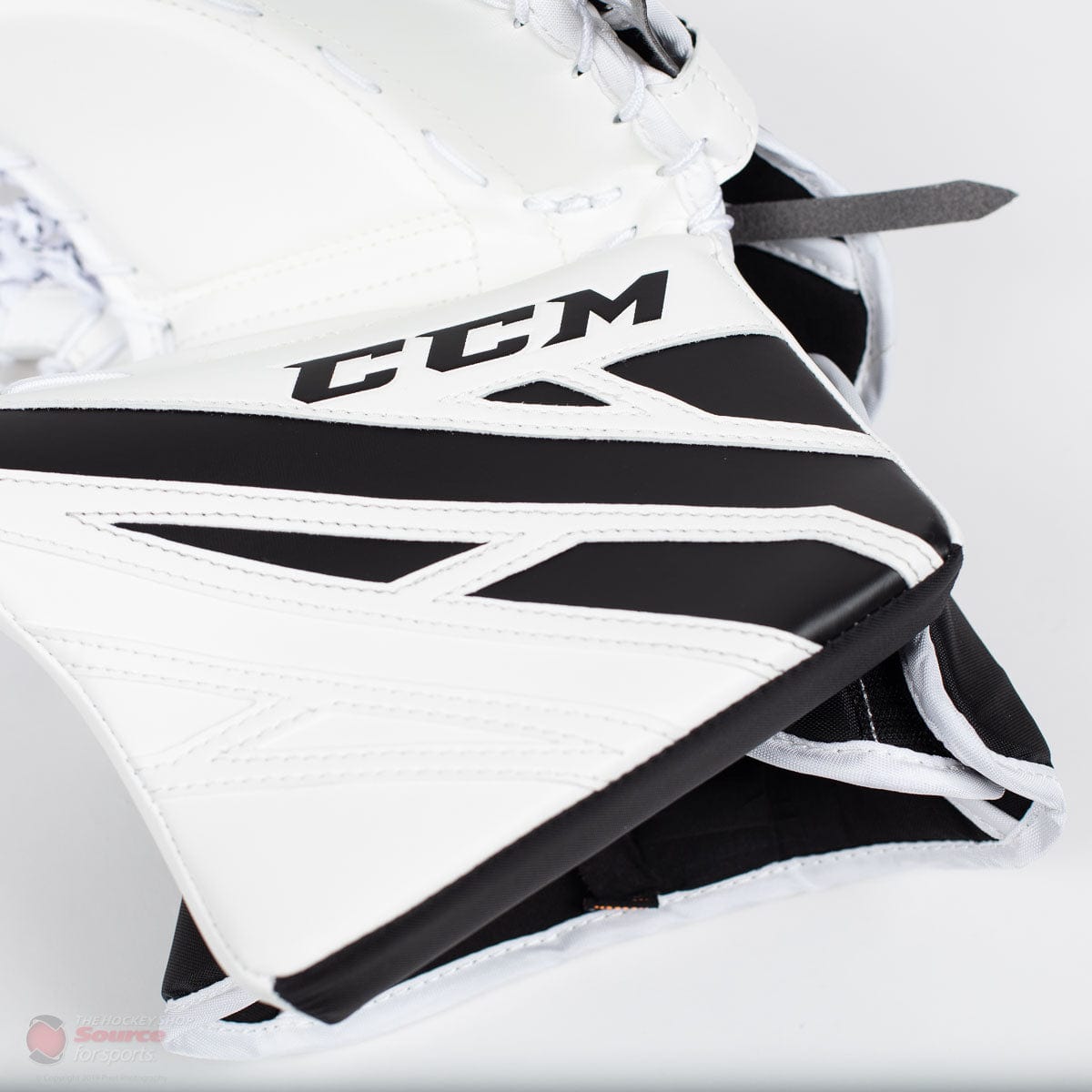 CCM Extreme Flex E4.5 Senior Goalie Catcher - Source Exclusive