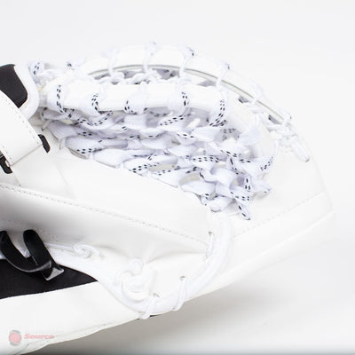 CCM Extreme Flex E4.9 Intermediate Goalie Catcher - Source Exclusive