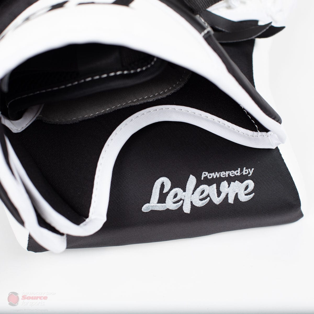 CCM Extreme Flex E4.9 Intermediate Goalie Catcher - Source Exclusive