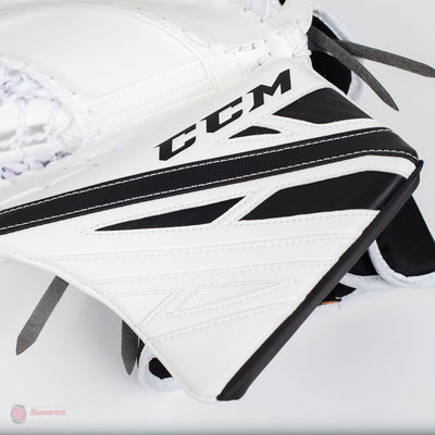 CCM Extreme Flex E4.9 Senior Goalie Catcher - Source Exclusive