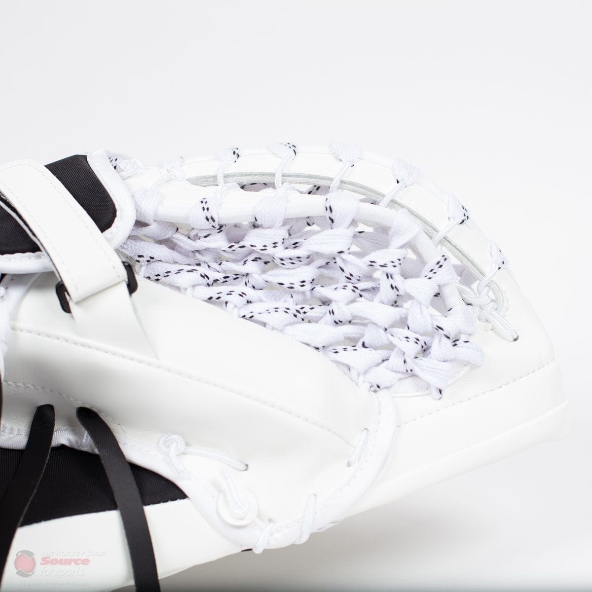 CCM Extreme Flex E4.9 Senior Goalie Catcher - Source Exclusive