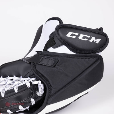CCM Catchers CCM Extreme Flex E5.5 Senior Goalie Catcher - Source Exclusive - TheHockeyShop