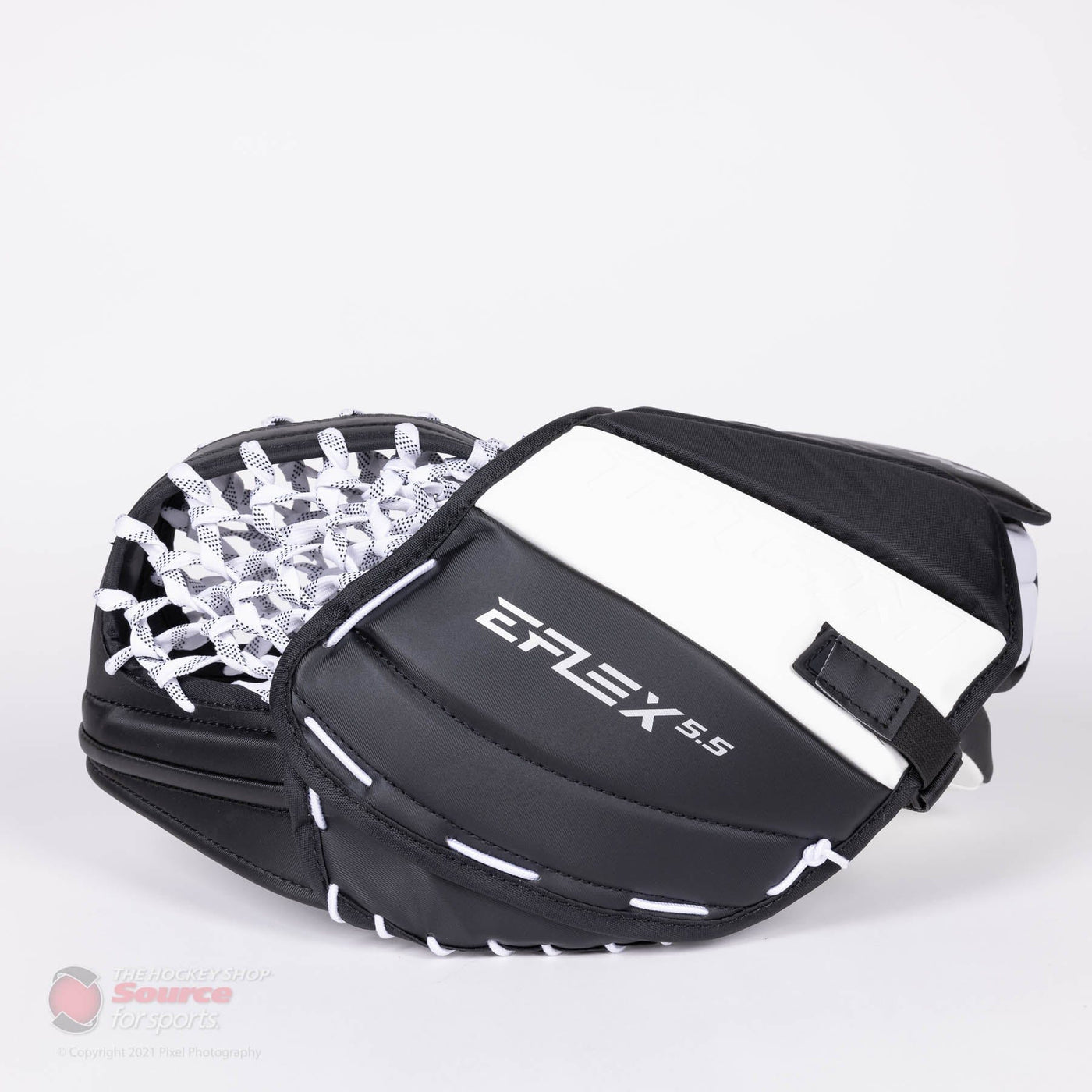 CCM Catchers CCM Extreme Flex E5.5 Senior Goalie Catcher - Source Exclusive - TheHockeyShop