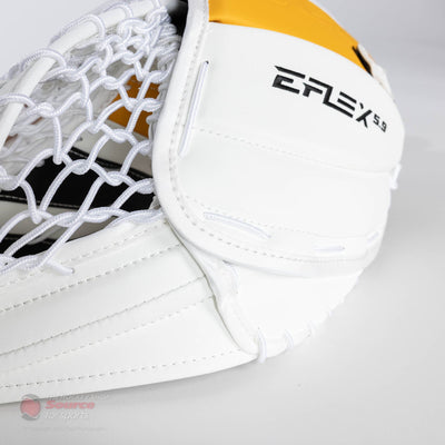 CCM Catchers CCM Extreme Flex E5.9 Senior Goalie Catcher - TheHockeyShop