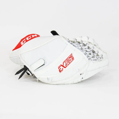 CCM Extreme Flex 3 Pro Intermediate Goalie Catcher - Demo