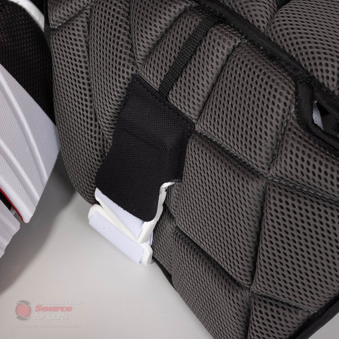 CCM Extreme Flex 5 Senior Chest & Arm Protector - White / Grey / Red