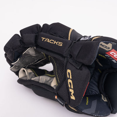 CCM Tacks AS-V Pro Junior Hockey Gloves
