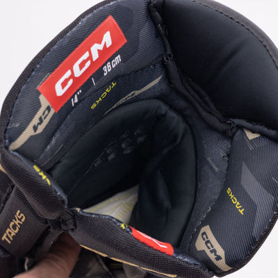 CCM Tacks AS-V Pro Senior Hockey Gloves