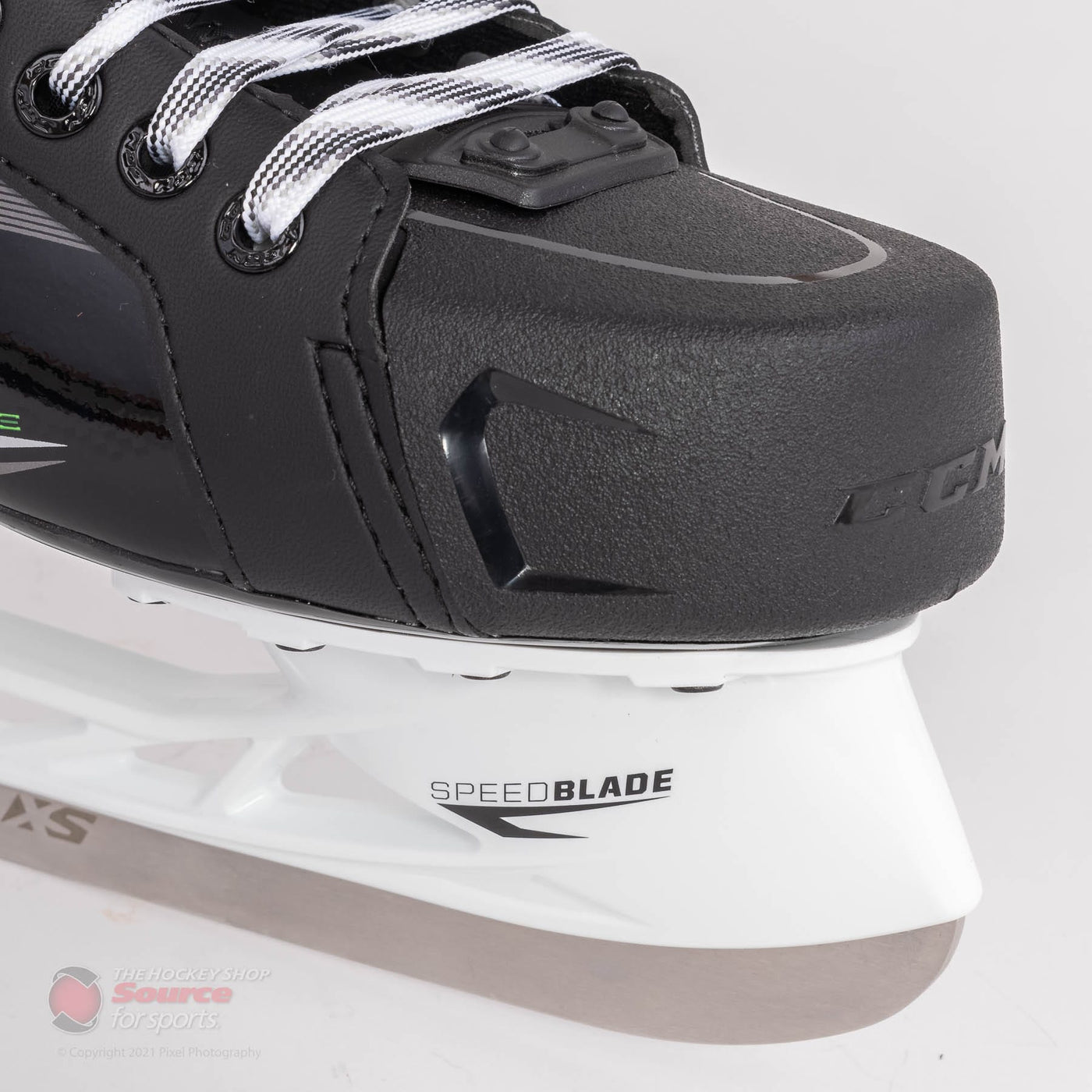 CCM RIBCOR 86K Senior Hockey Skates