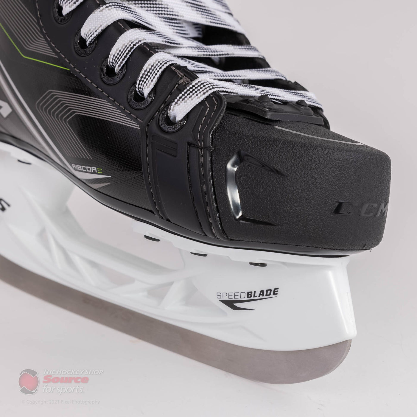 CCM RIBCOR 88K Junior Hockey Skates