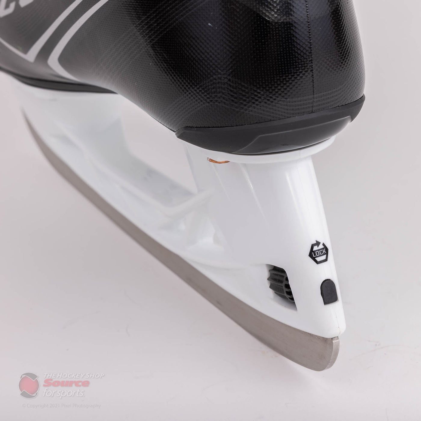 CCM RIBCOR 88K Senior Hockey Skates
