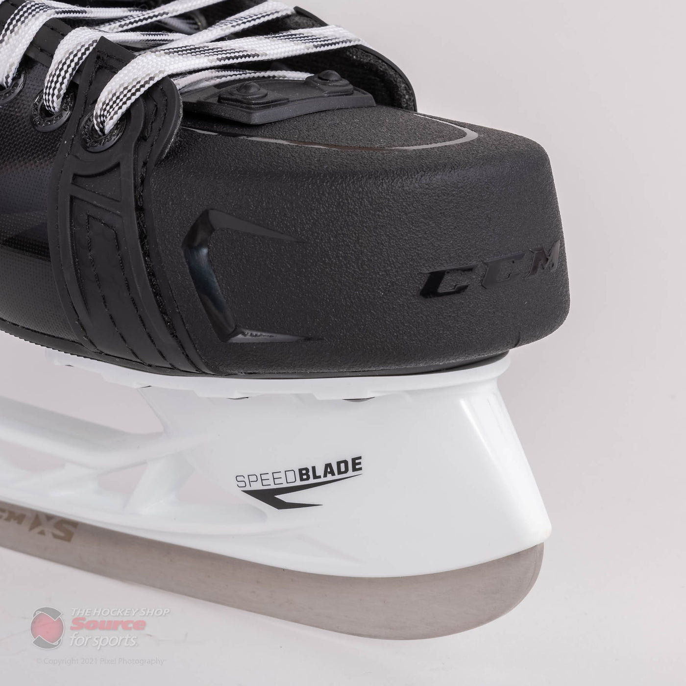 CCM RIBCOR 88K Senior Hockey Skates