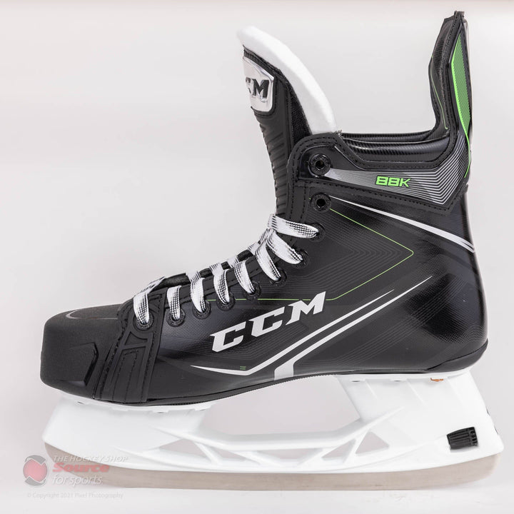 米米CLUB/a K2C ENTERTAINMENTSUNRICE 米盛 IV CCM Ribcor 76K Ice Hockey Skate - Junior | Pure Hockey Equipment