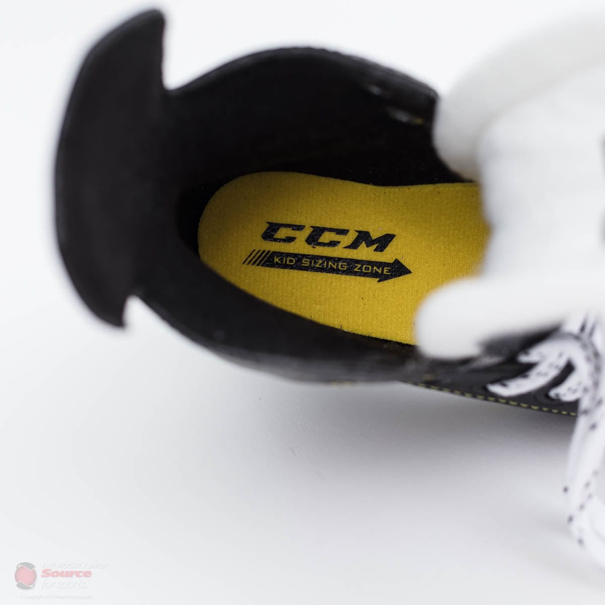 CCM Tacks Vector Pro Youth Hockey Skates (2018)