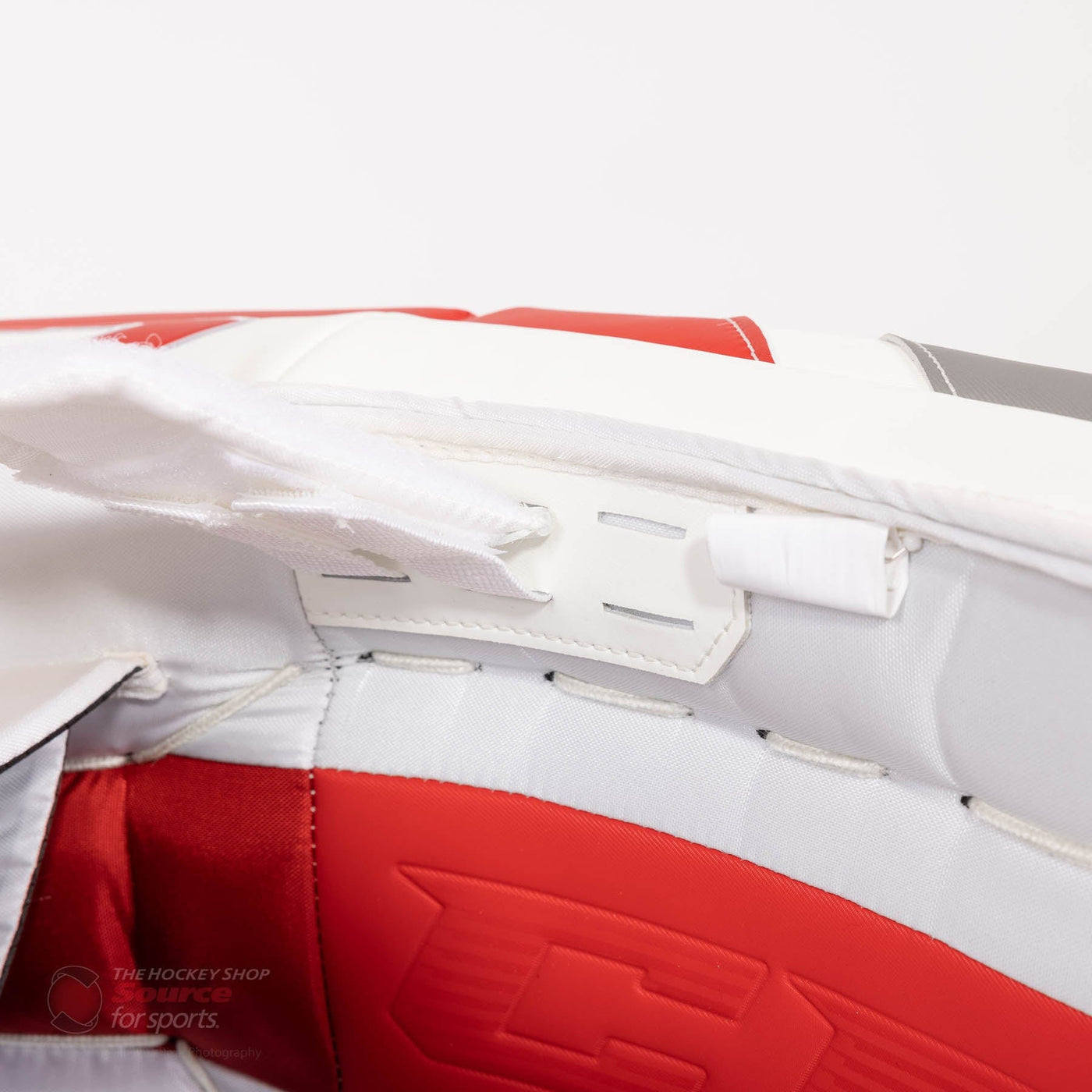 CCM Extreme Flex 5 Senior Goalie Leg Pads