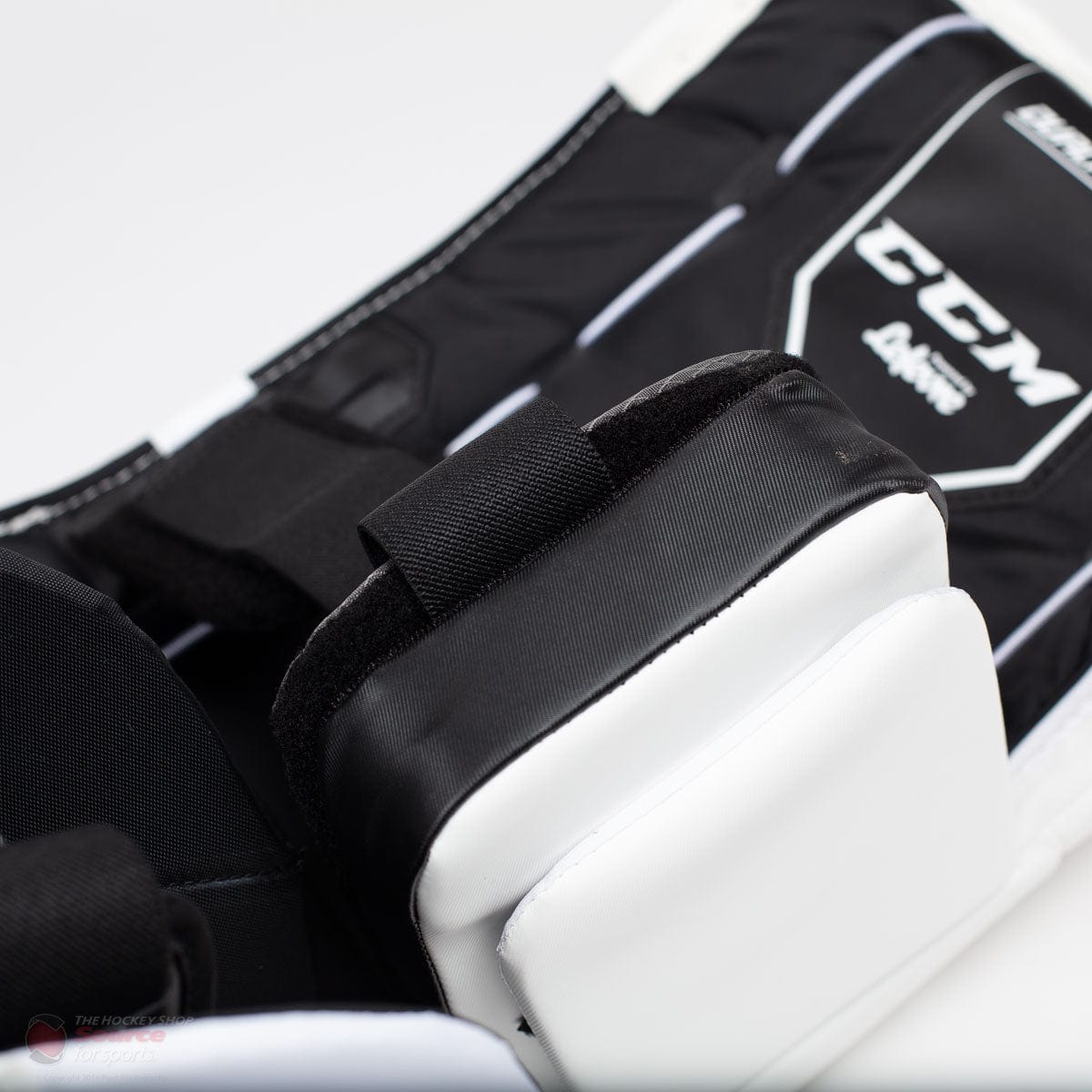 CCM Extreme Flex E4.5 Senior Goalie Leg Pads - Source Exclusive