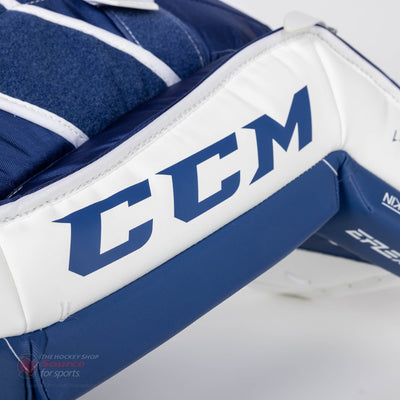 CCM Extreme Flex E5.5 Junior Goalie Leg Pads
