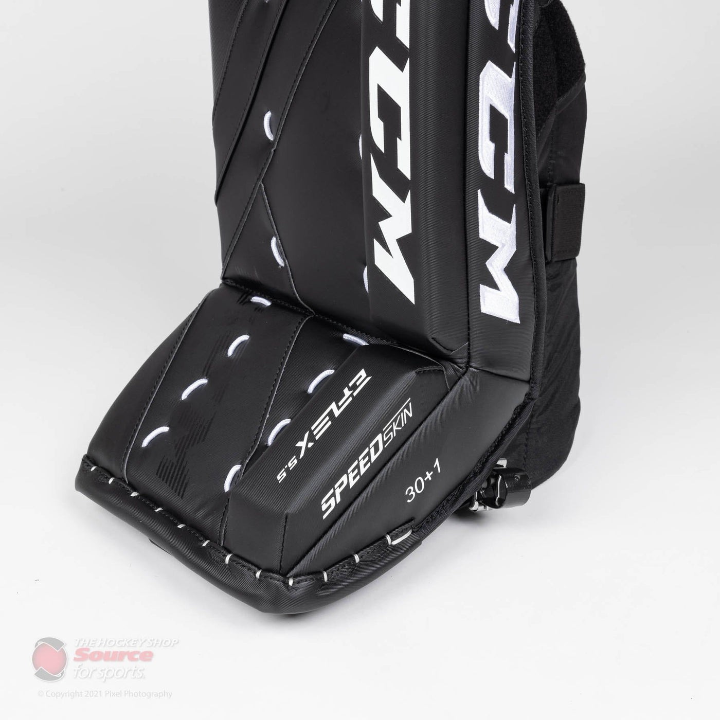 CCM Extreme Flex E5.5 Junior Goalie Leg Pads - Source Exclusive