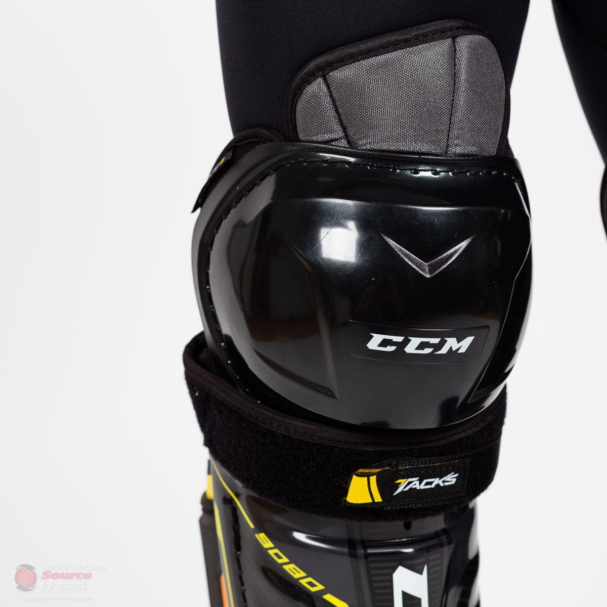 CCM Tacks 9080 Senior Hockey Shin Guards