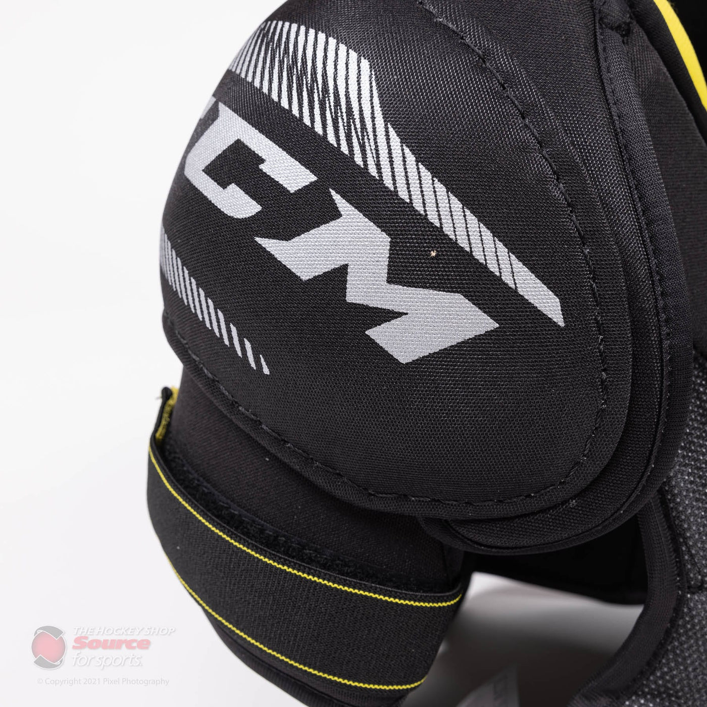 CCM Tacks 9550 Senior Hockey Shoulder Pads