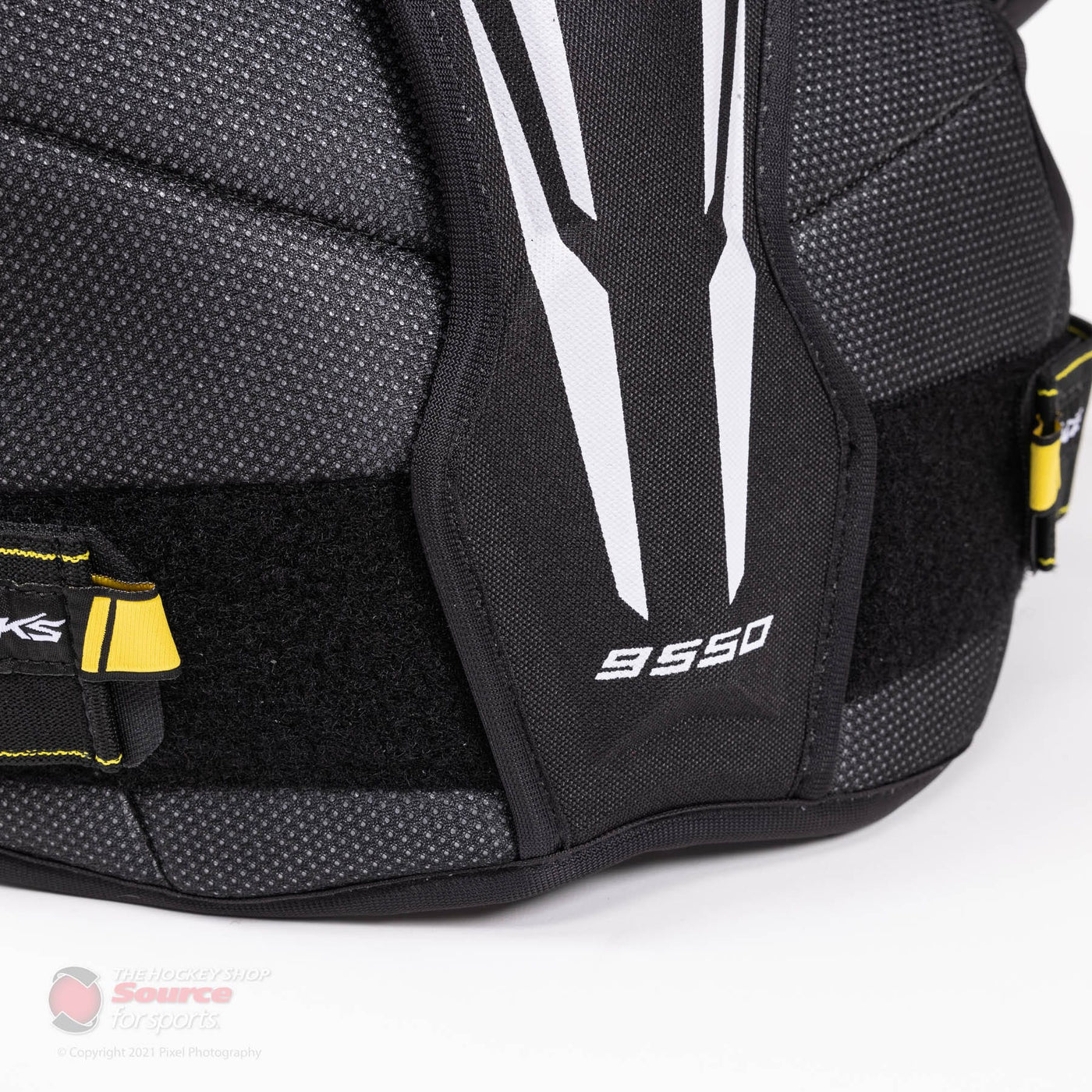 CCM Tacks 9550 Senior Hockey Shoulder Pads