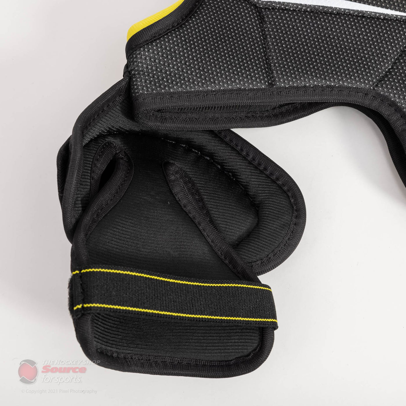CCM Tacks 9550 Youth Hockey Shoulder Pads