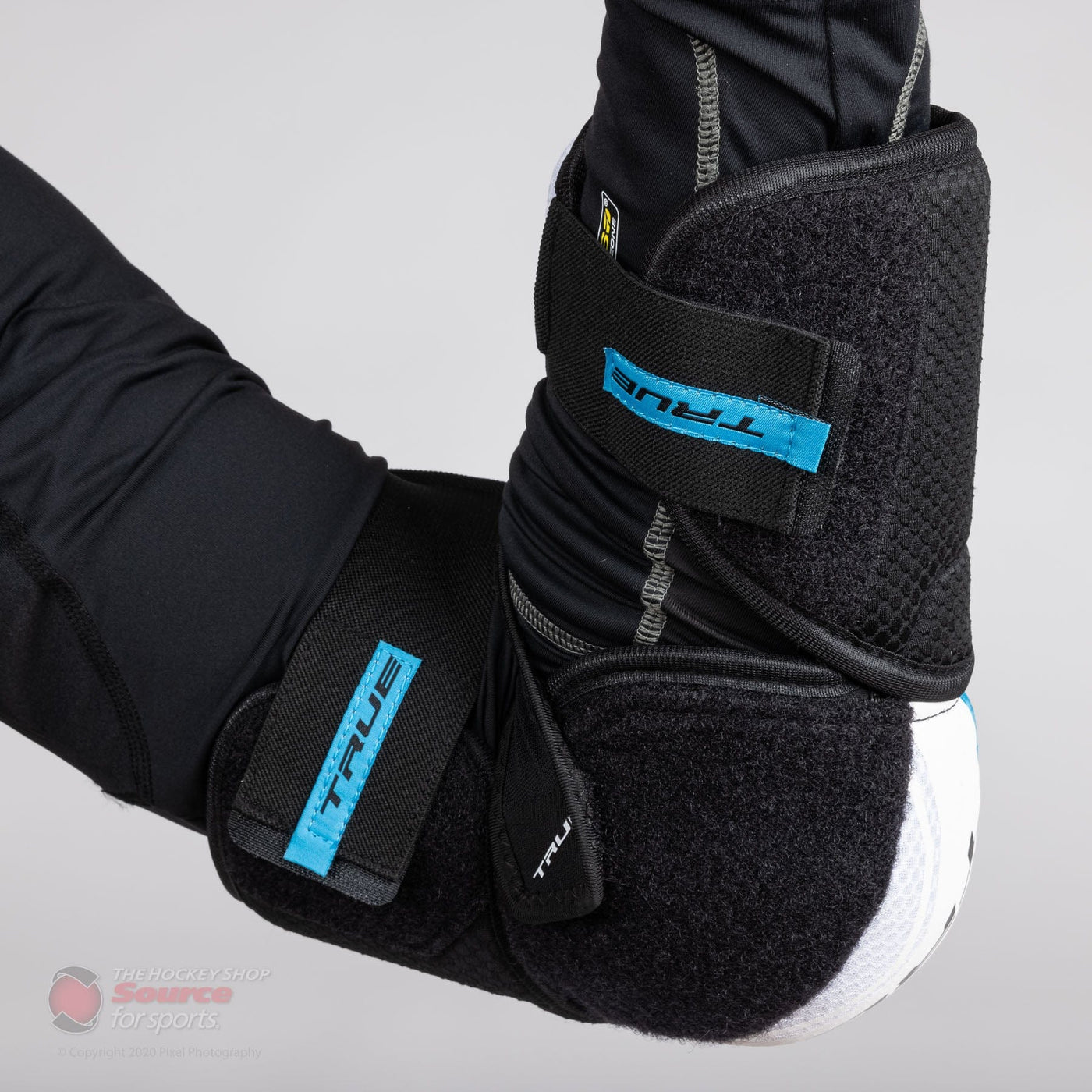 TRUE AX5 Senior Hockey Elbow Pads